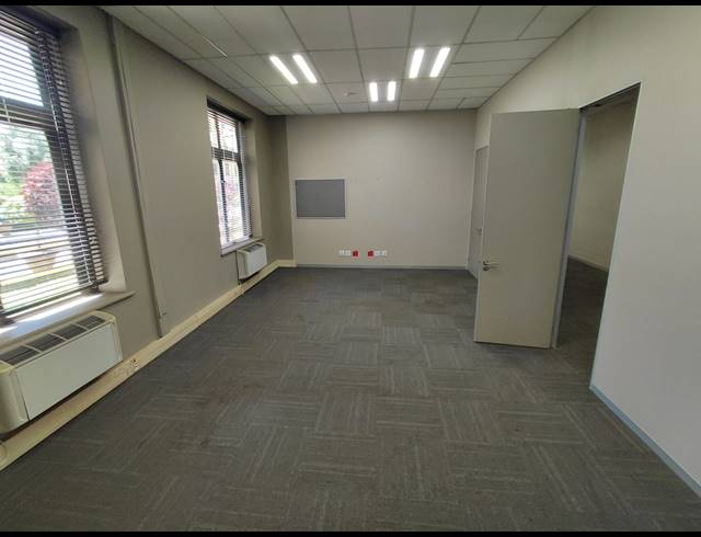 530M² OFFICE TO LET IN MAGALIESSIG